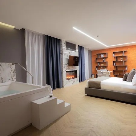 Cassiopea Luxury
