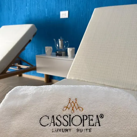 Cassiopea Luxury ゲストハウス 4*